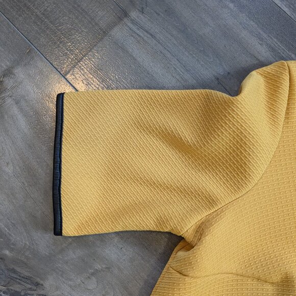 Yellow Textured Short Sleeve Top with Black Trim - Picture 5 of 6